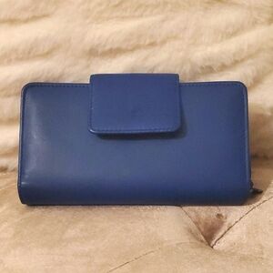 Buxton Stylish Blue Wallet